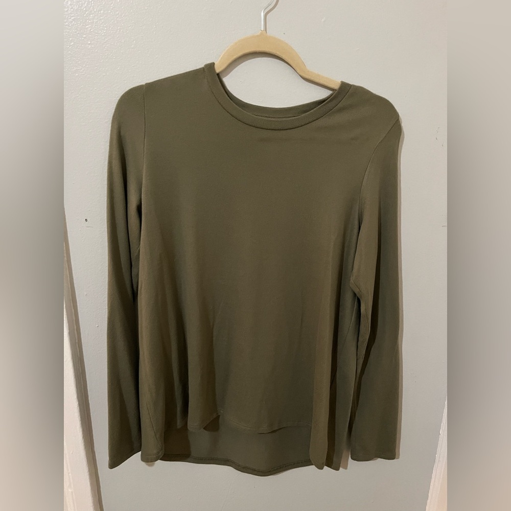 American eagle olive green light sweater
